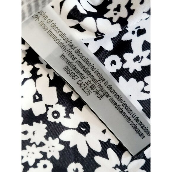 PINK - Scoop Neck One-Piece Swimsuit - Picture 6 of 7